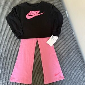 Nike Girls 2-Piece Outfit Size 4T NEW